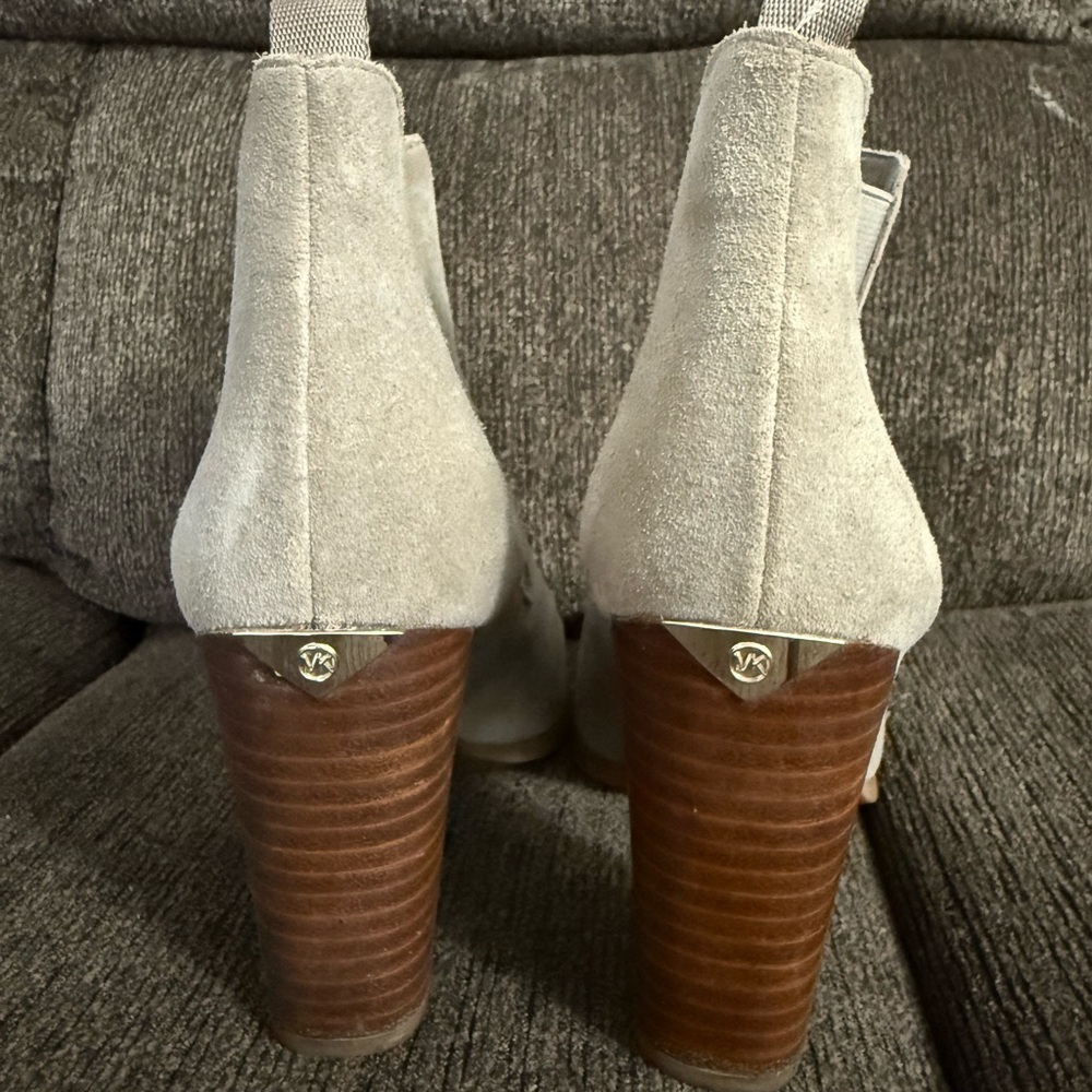Michael kora booties size 5 .